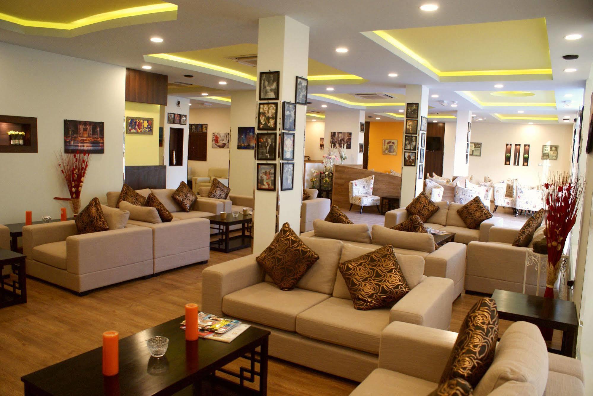 Weekend Hotel&Apartments Masqat Buitenkant foto