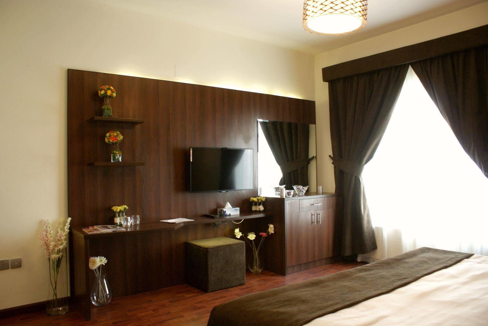 Weekend Hotel&Apartments Masqat Buitenkant foto