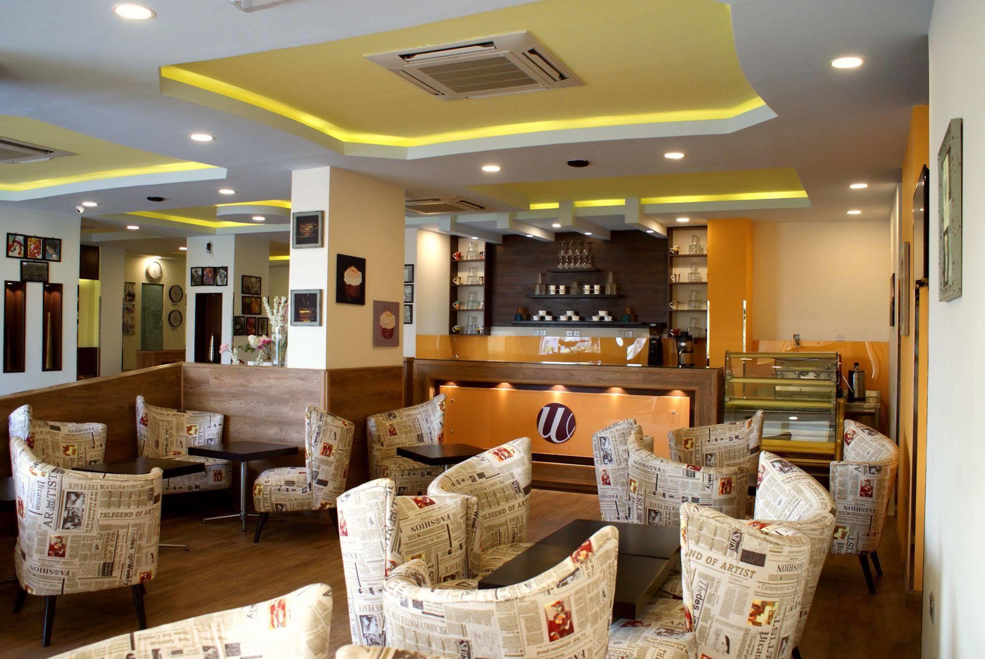 Weekend Hotel&Apartments Masqat Buitenkant foto