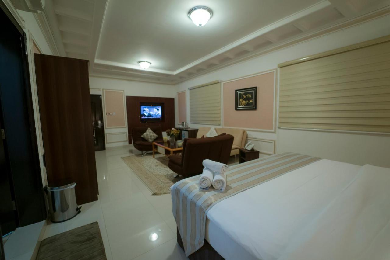 Weekend Hotel&Apartments Masqat Buitenkant foto