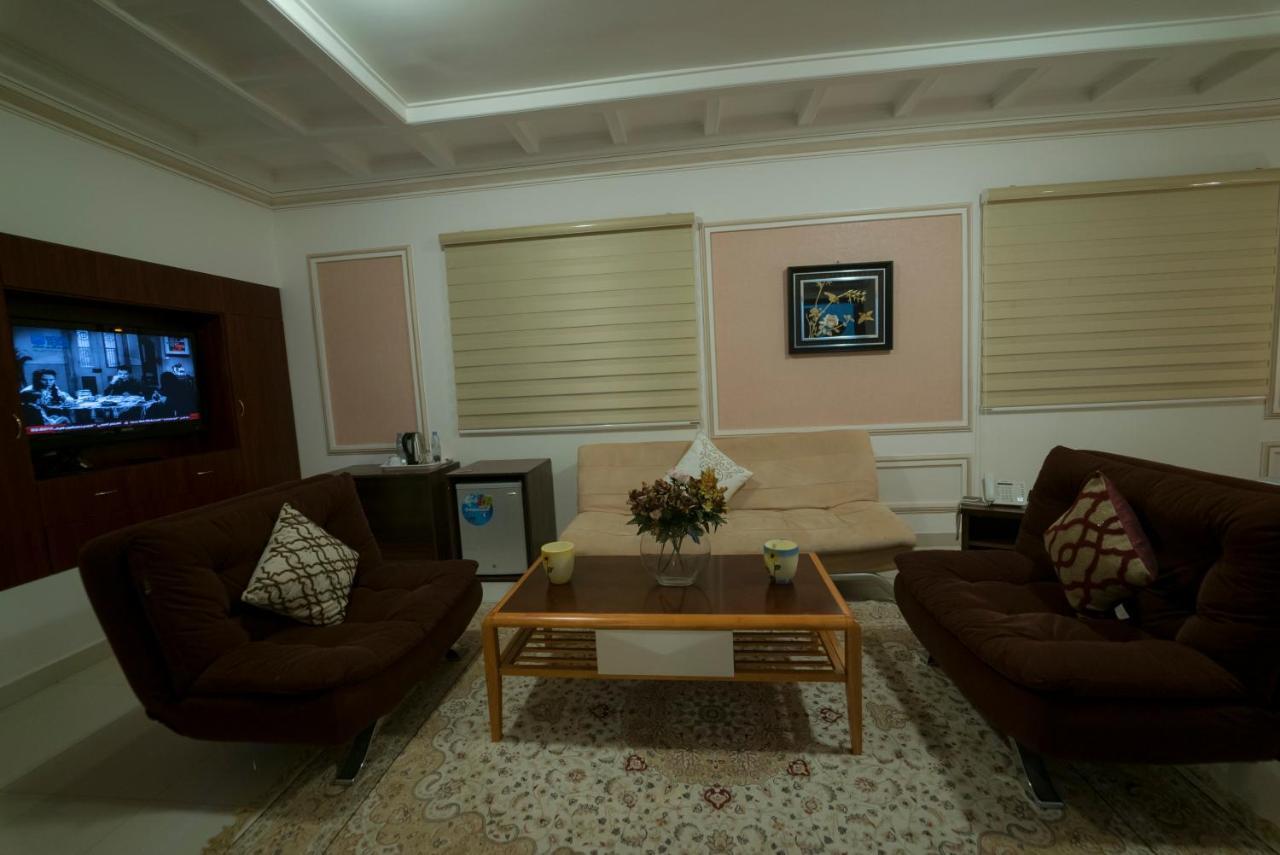 Weekend Hotel&Apartments Masqat Buitenkant foto